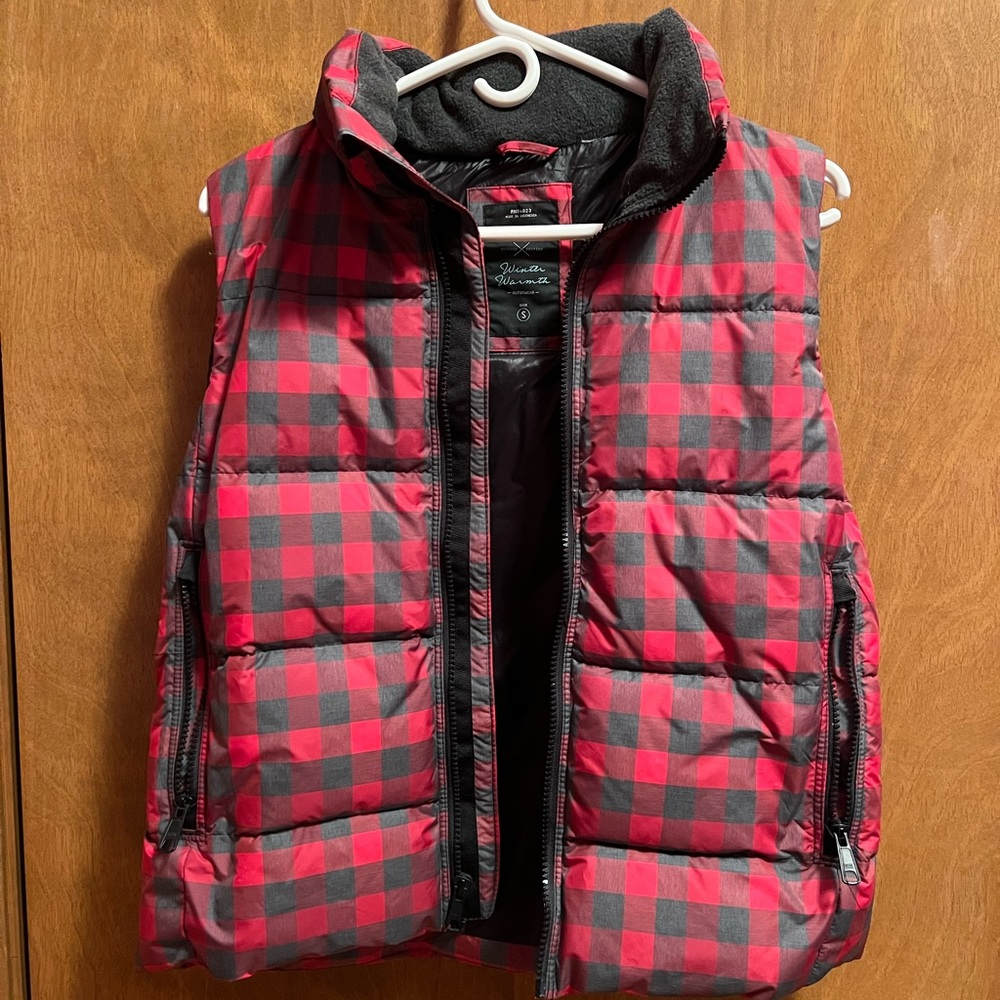 🏕️Perfect NWOT Winter Plaid Vest!